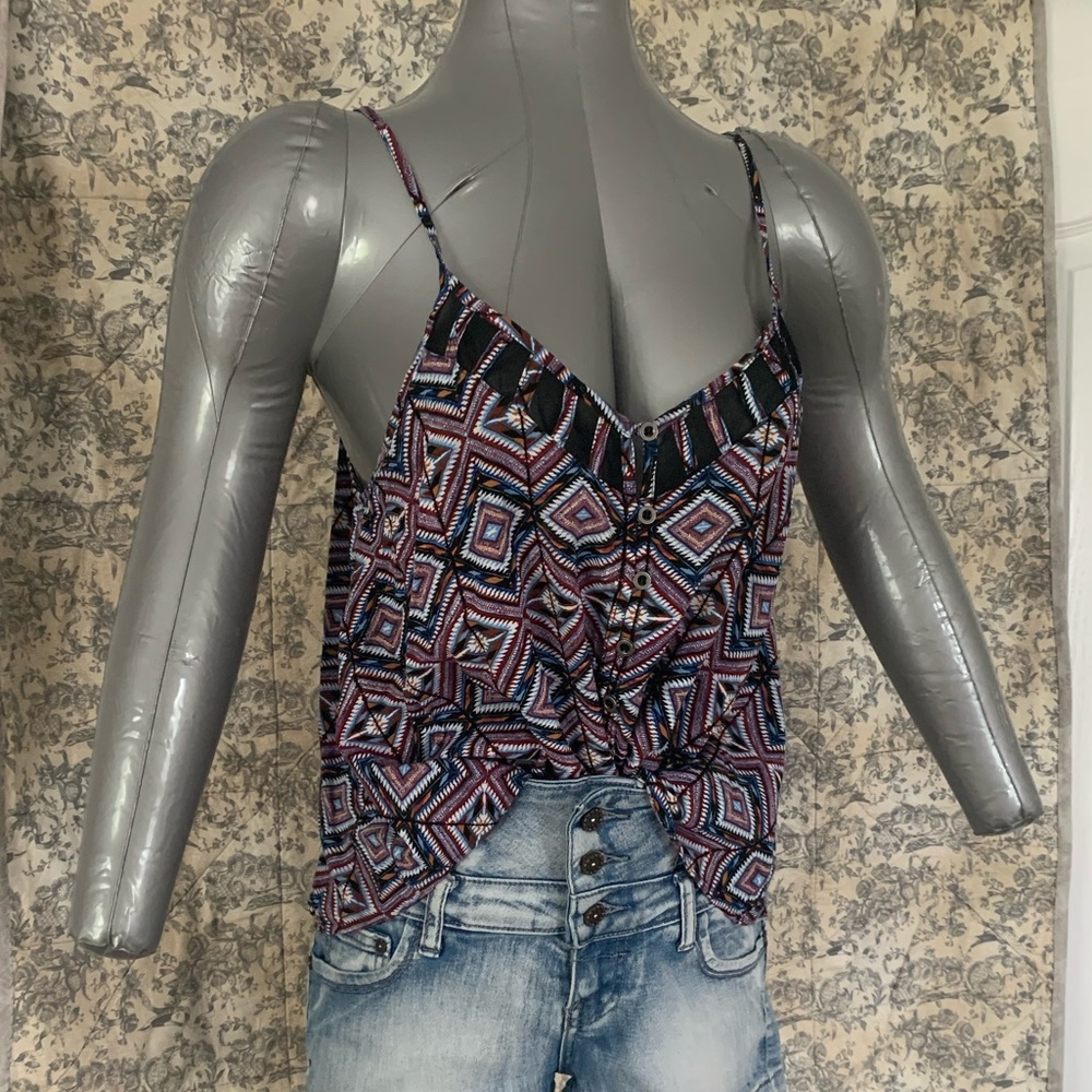 Geometric Print Button Up Tank Adjustable